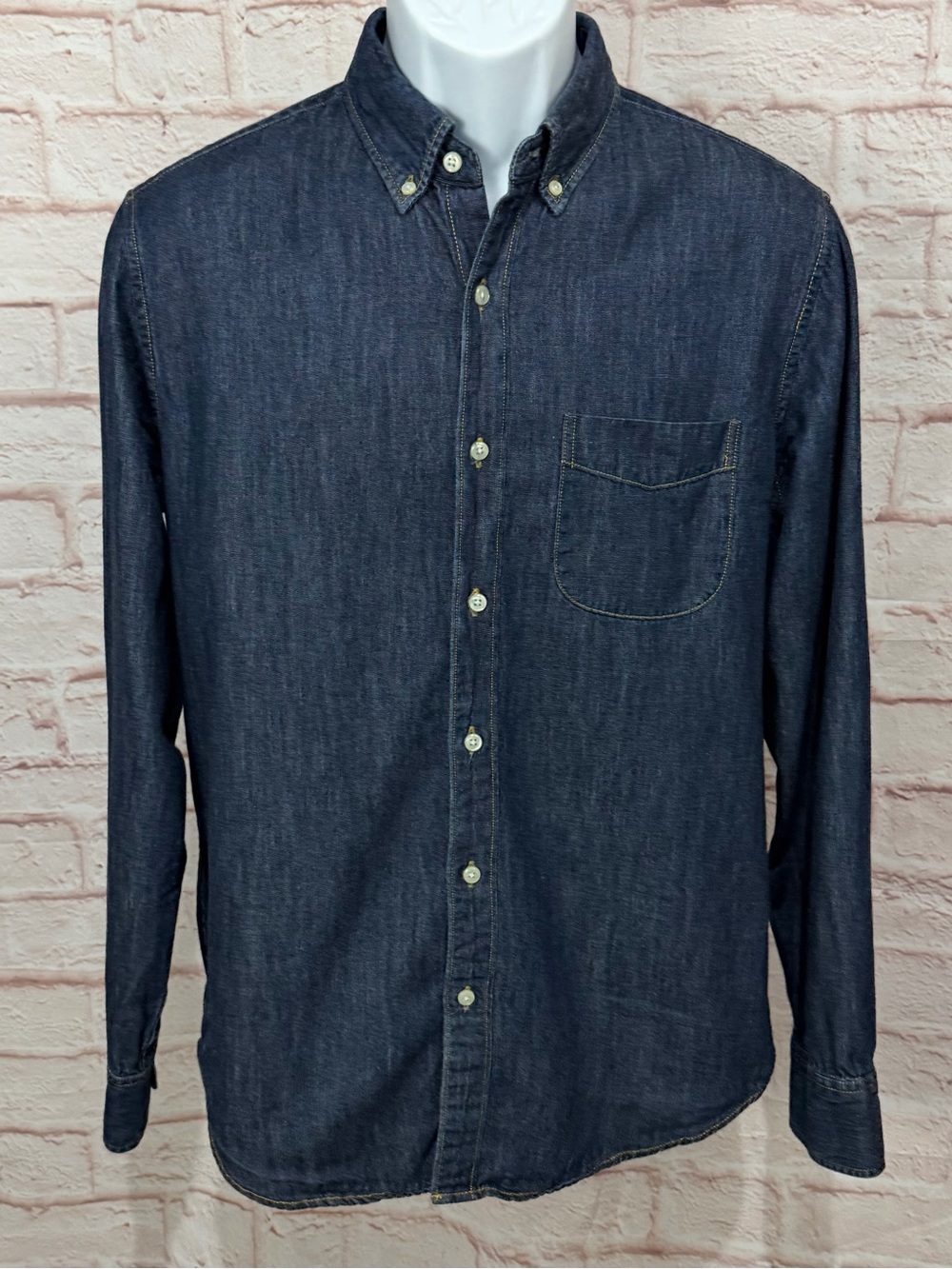 J.Crew Jeans Denim Shirt Medium Classic Fit Dark Indigo Button Down Chambray